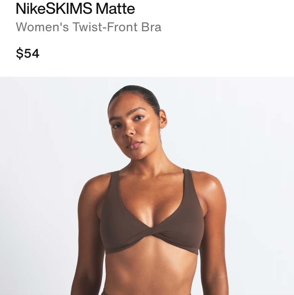 NikeSKIMS Matte Twist-Front Bra